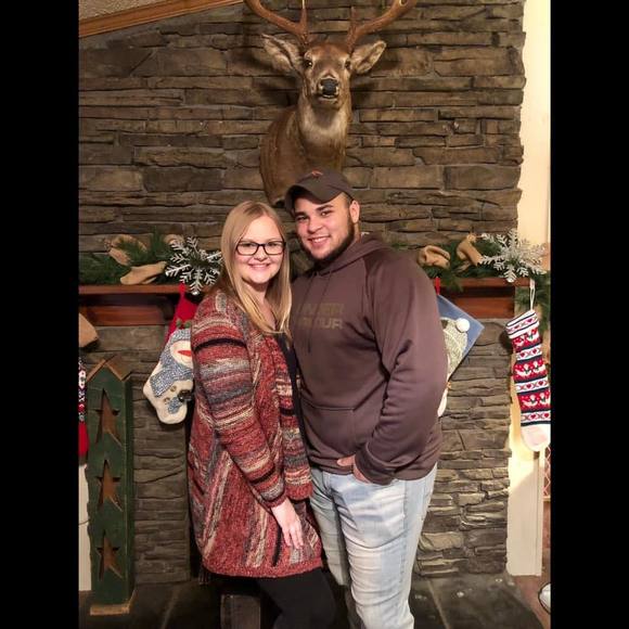 Meet your Posher, Courtney - Picture 1 of 1